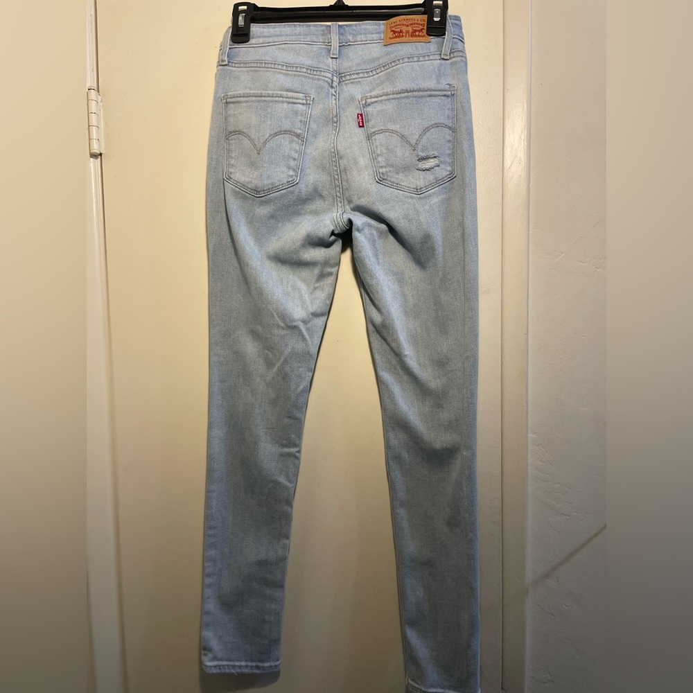 Distressed Levies High Rise Jeans - Picture 3 of 3